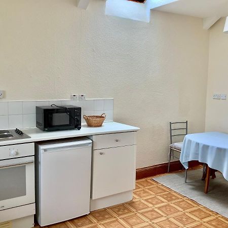 Second Floor Apartment Tenby Town Centre ภายนอก รูปภาพ