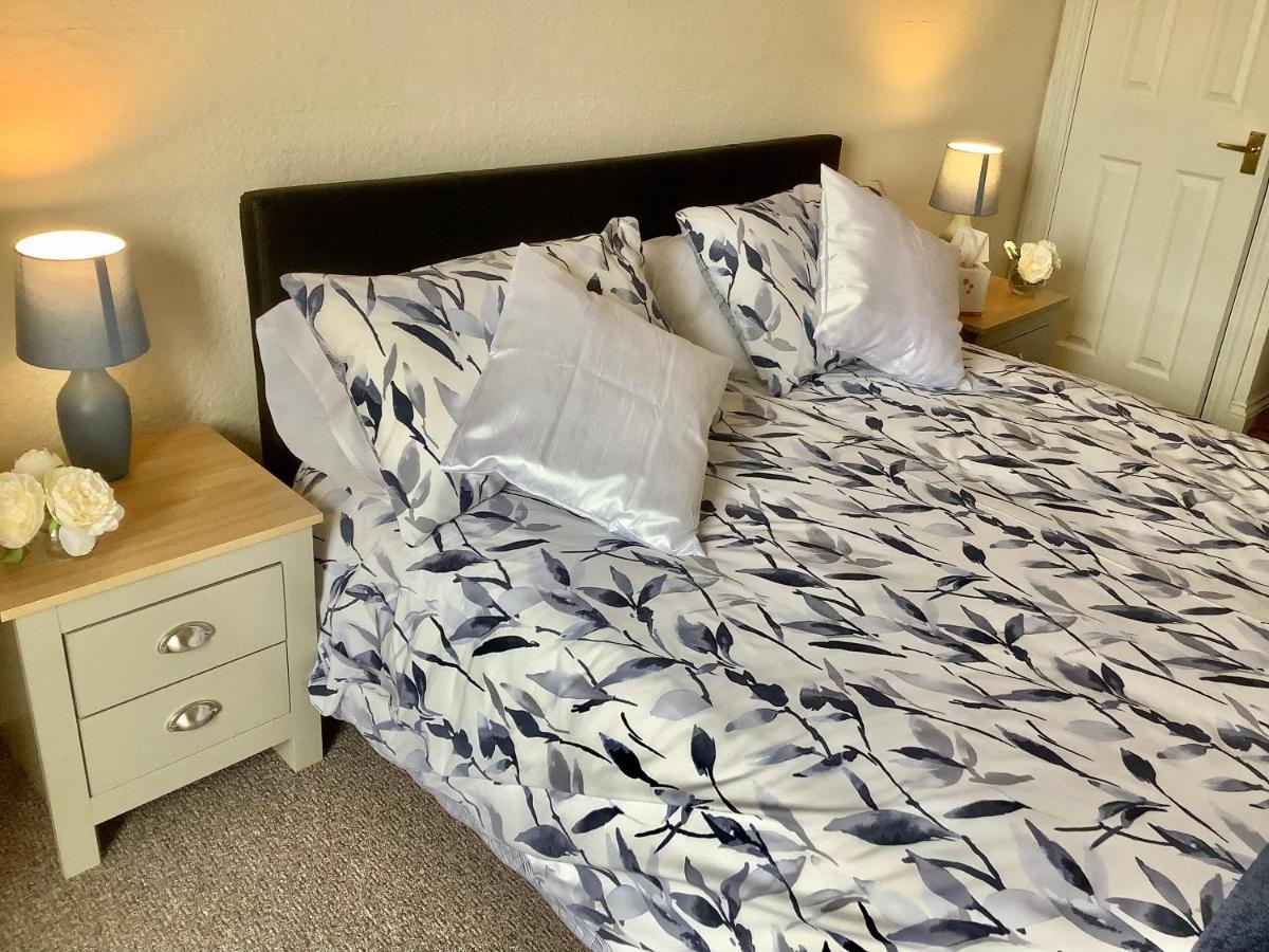 Second Floor Apartment Tenby Town Centre ภายนอก รูปภาพ