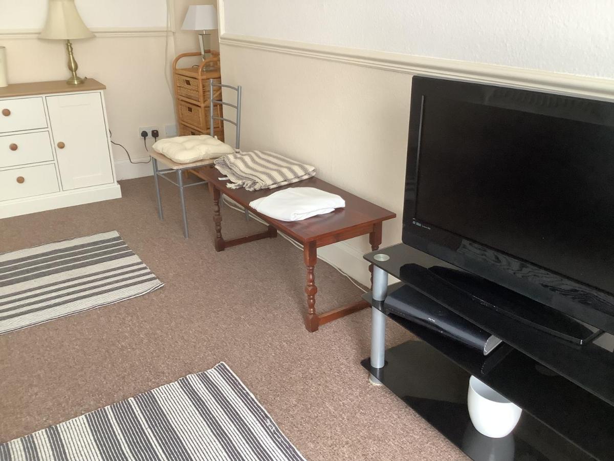 Second Floor Apartment Tenby Town Centre ภายนอก รูปภาพ